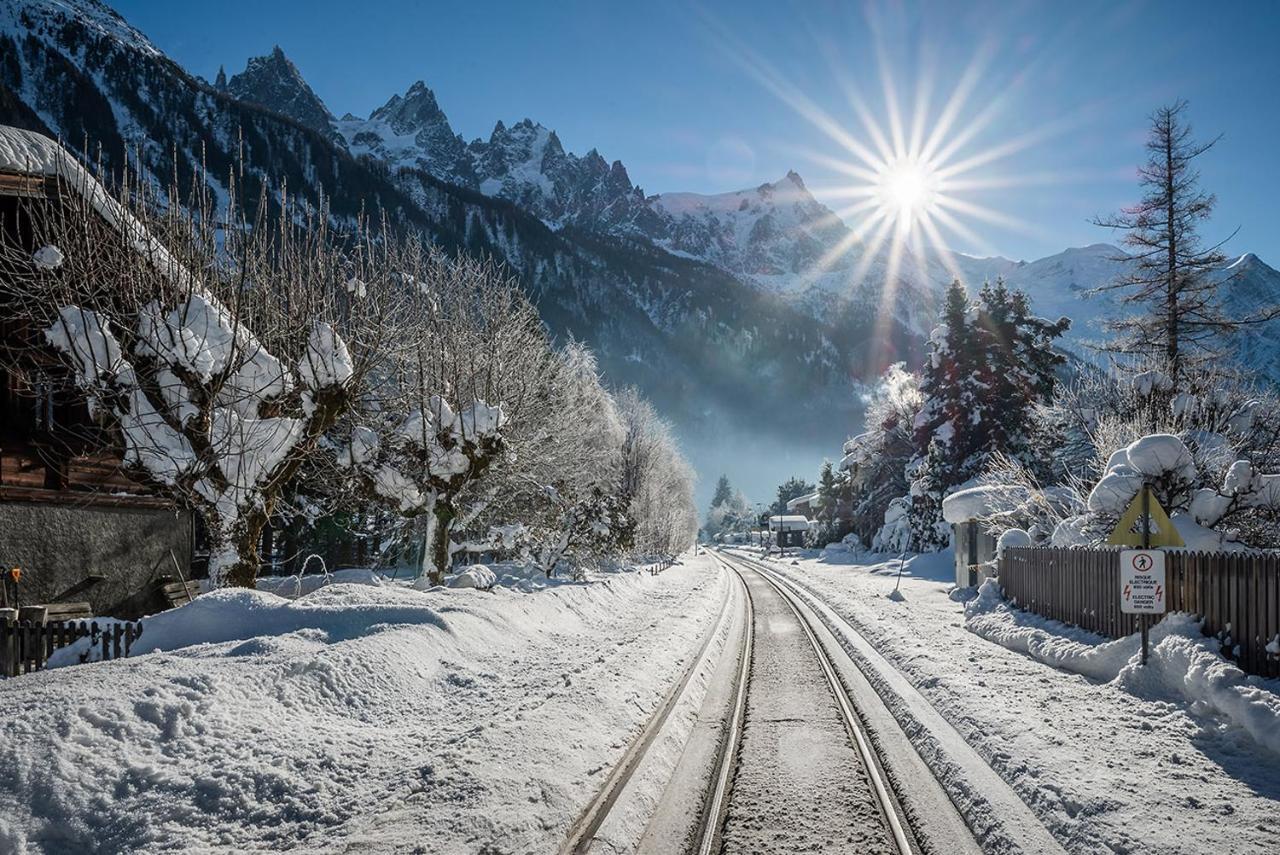 Eden Hotel, Apartments And Chalet Chamonix Les Praz Bagian luar foto