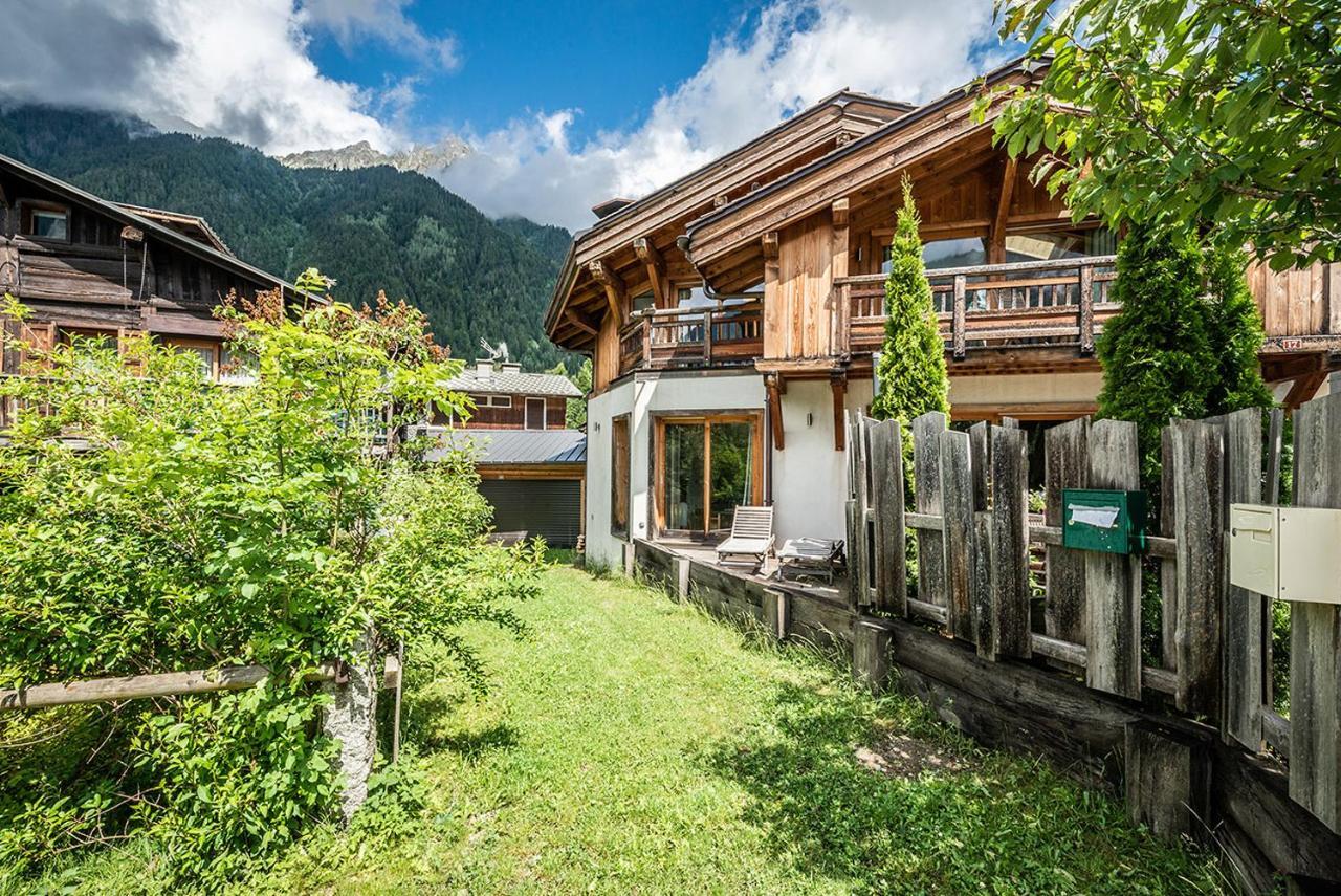 Eden Hotel, Apartments And Chalet Chamonix Les Praz Bagian luar foto