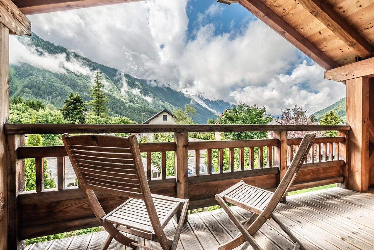 Eden Hotel, Apartments And Chalet Chamonix Les Praz Bagian luar foto